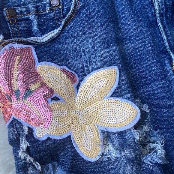 GoGo Jeans USA Embellished Distressed Cut Off Shorts Size 5 - Picture 3 of 10